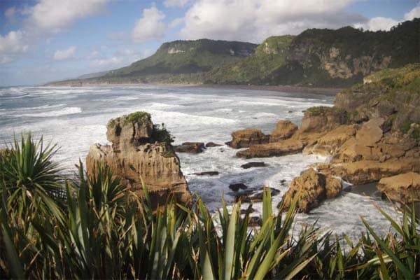 Anche se Punakaiki è popolare con i viaggiatori e ci sono un gran numero di siti con sistemazioni fronte mare, ci sono ancora opportunità di andare in campeggio gratuito in questo posto South Island in Nuova Zelanda.